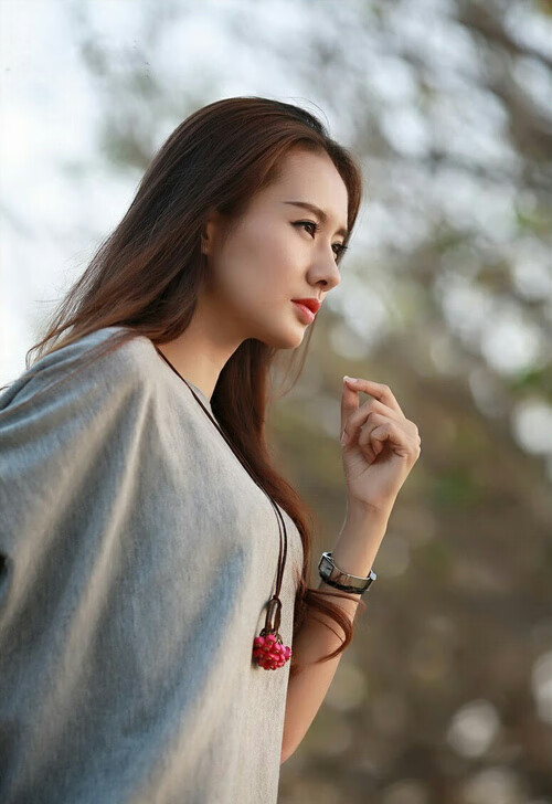 开云体育登录入口-中后场传球转向能力是否成为破解压迫核心方式，中后卫传球