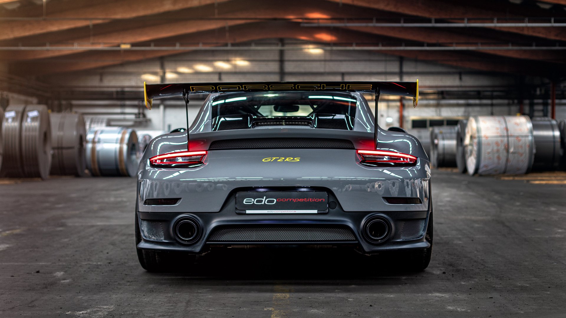 德甲战场火热:攻守激烈,精彩不断!,德甲打法